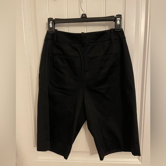 NWT Women’s Simply Vera‎ Vera Wang size 4  shorts Rich Black zipper front - Picture 4 of 13